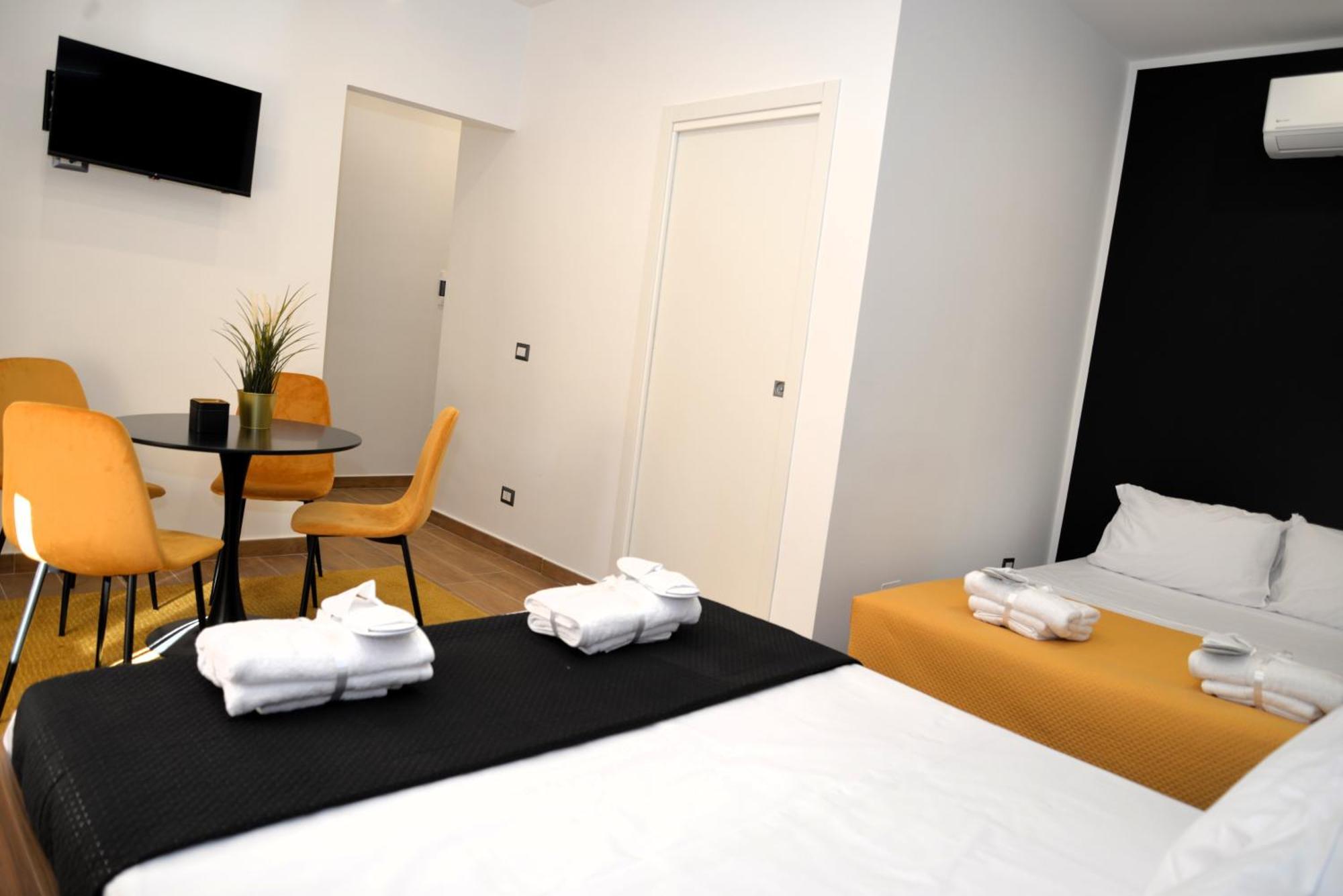 Blackwoody Contemporary Rooms - Napoli Centro Storico Dış mekan fotoğraf
