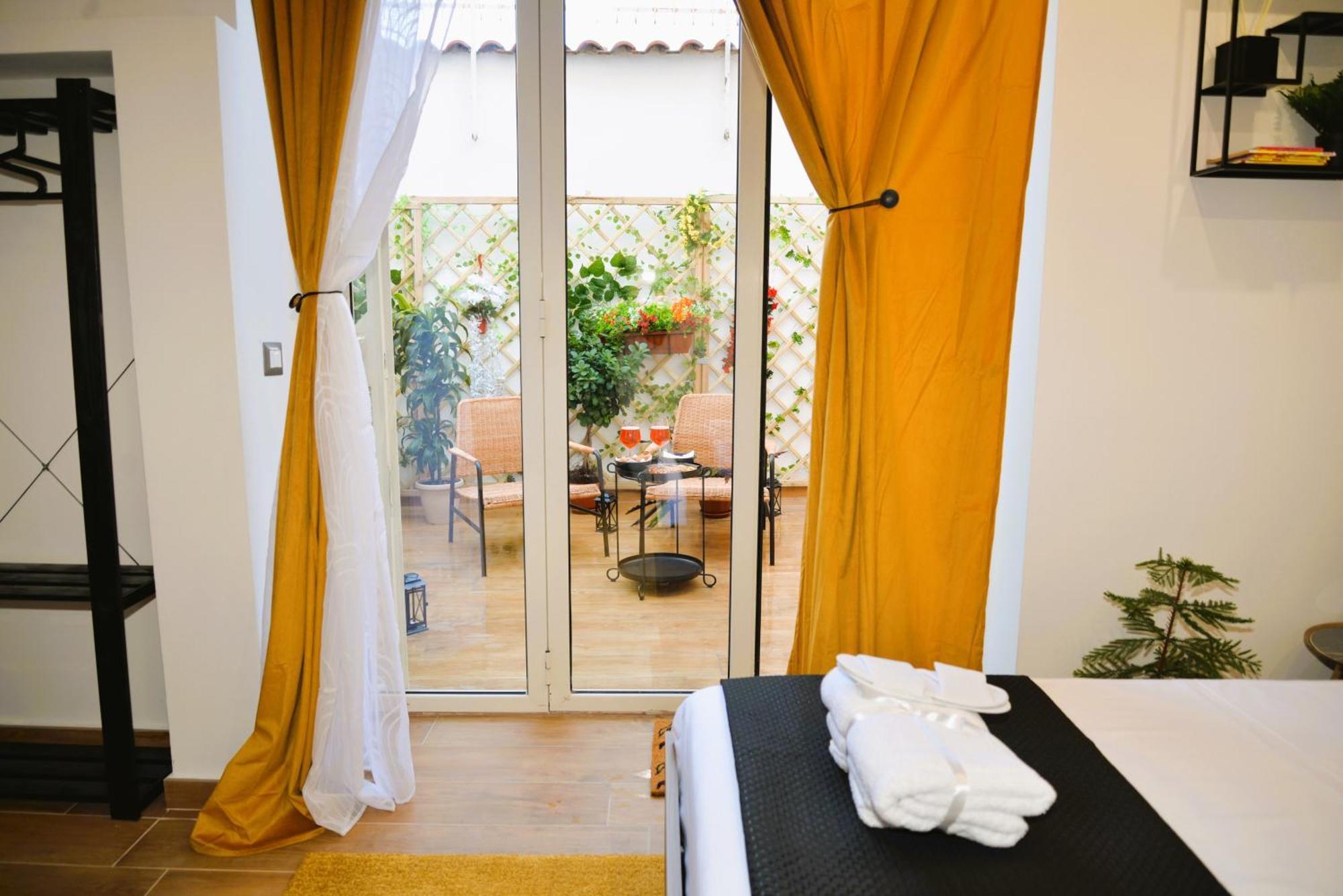 Blackwoody Contemporary Rooms - Napoli Centro Storico Dış mekan fotoğraf
