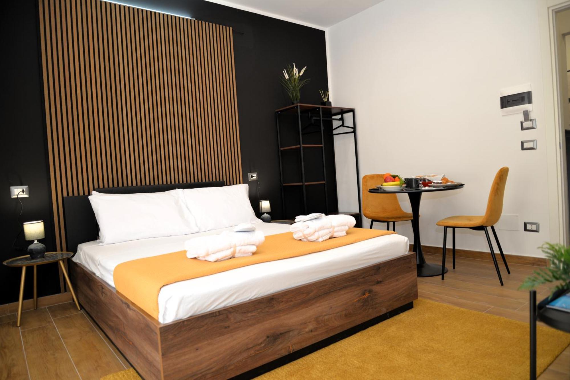 Blackwoody Contemporary Rooms - Napoli Centro Storico Dış mekan fotoğraf