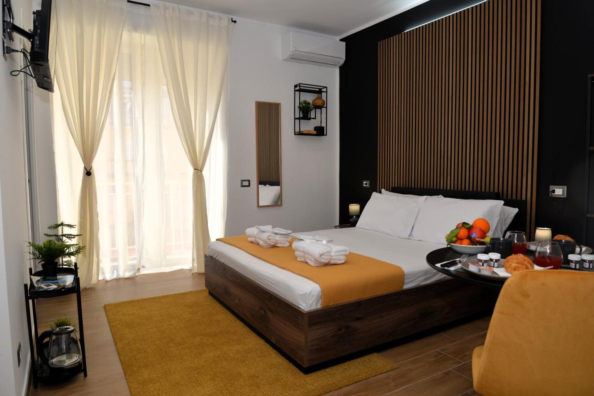 Blackwoody Contemporary Rooms - Napoli Centro Storico Dış mekan fotoğraf